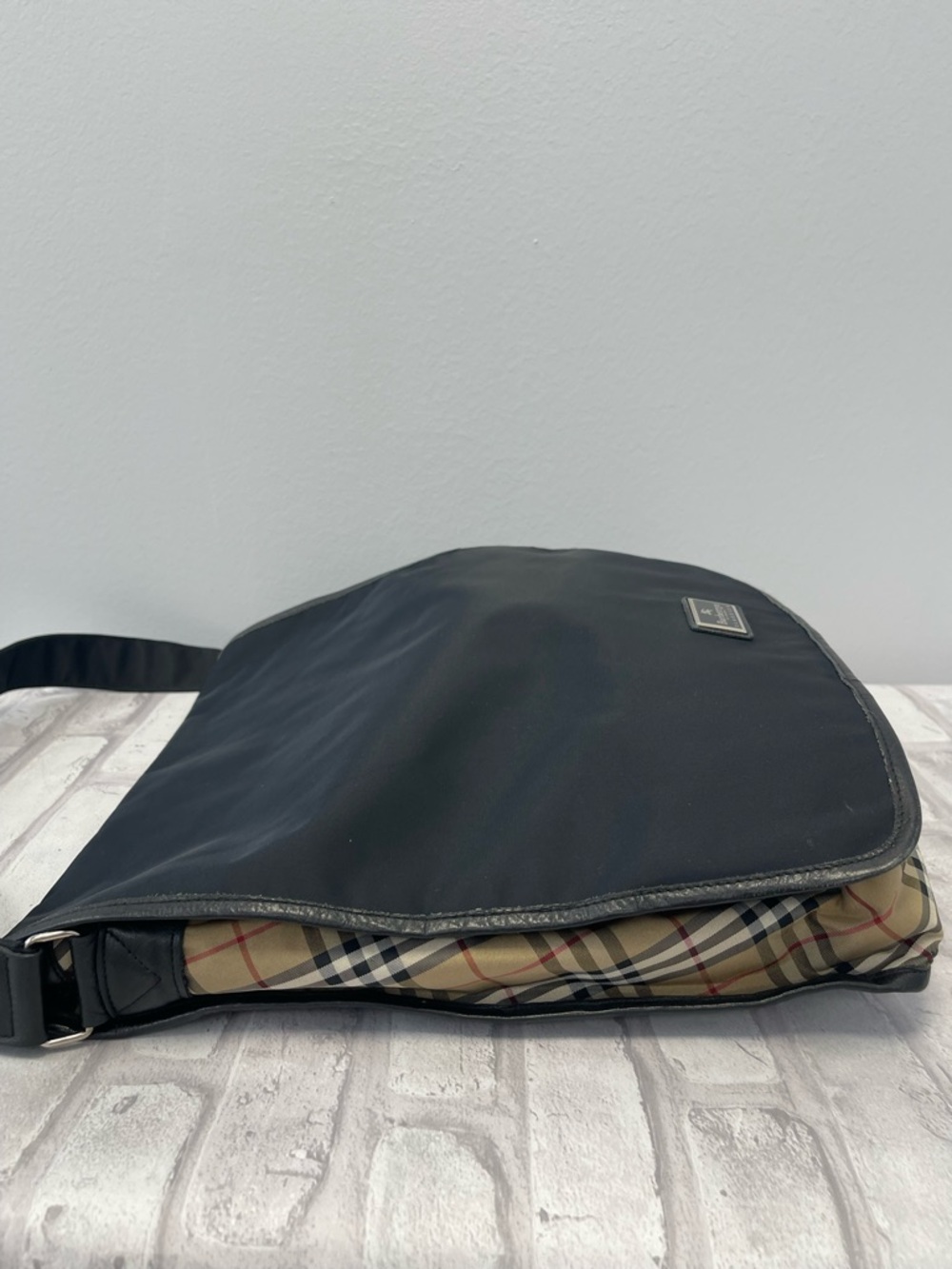 Burberry Vintage Nova Check Nylon/Leather Messenger Bag - Preowned - Picture 8 of 16